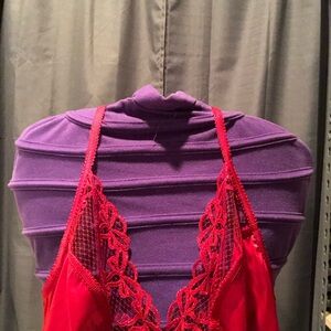 Roma - Elegant Lace Women's Chemise - Red